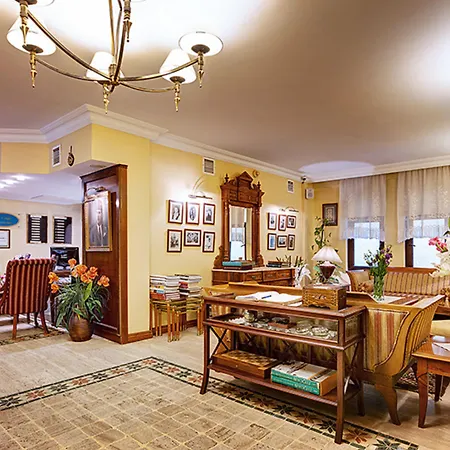 特级竞技场酒店 3*